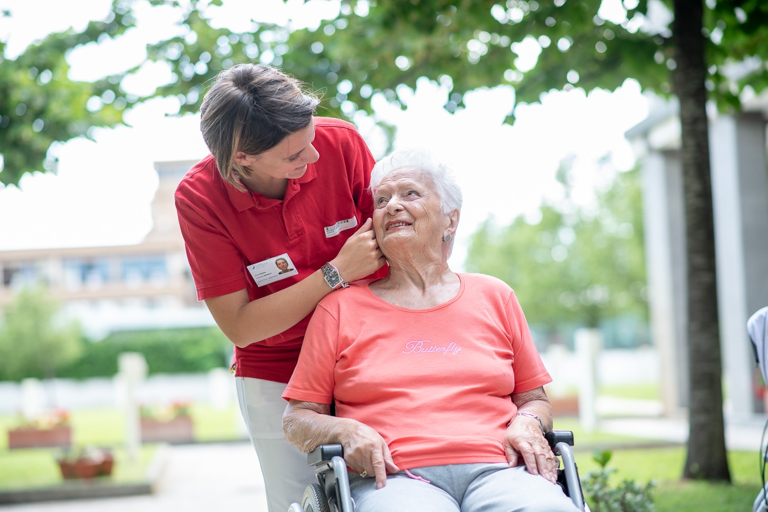 Assistenza agli anziani: tra statistiche e nuove soluzioni