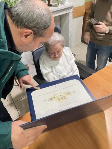 100-anni-elisa-sorreca-rsa-mater-gratiae-1